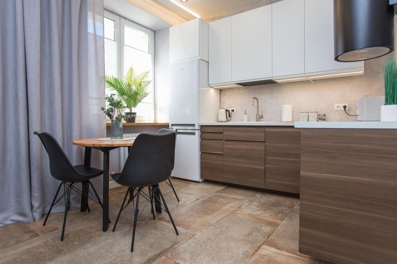 Urban Jungle Apartment In The Heart Of The City Бялисток Екстериор снимка