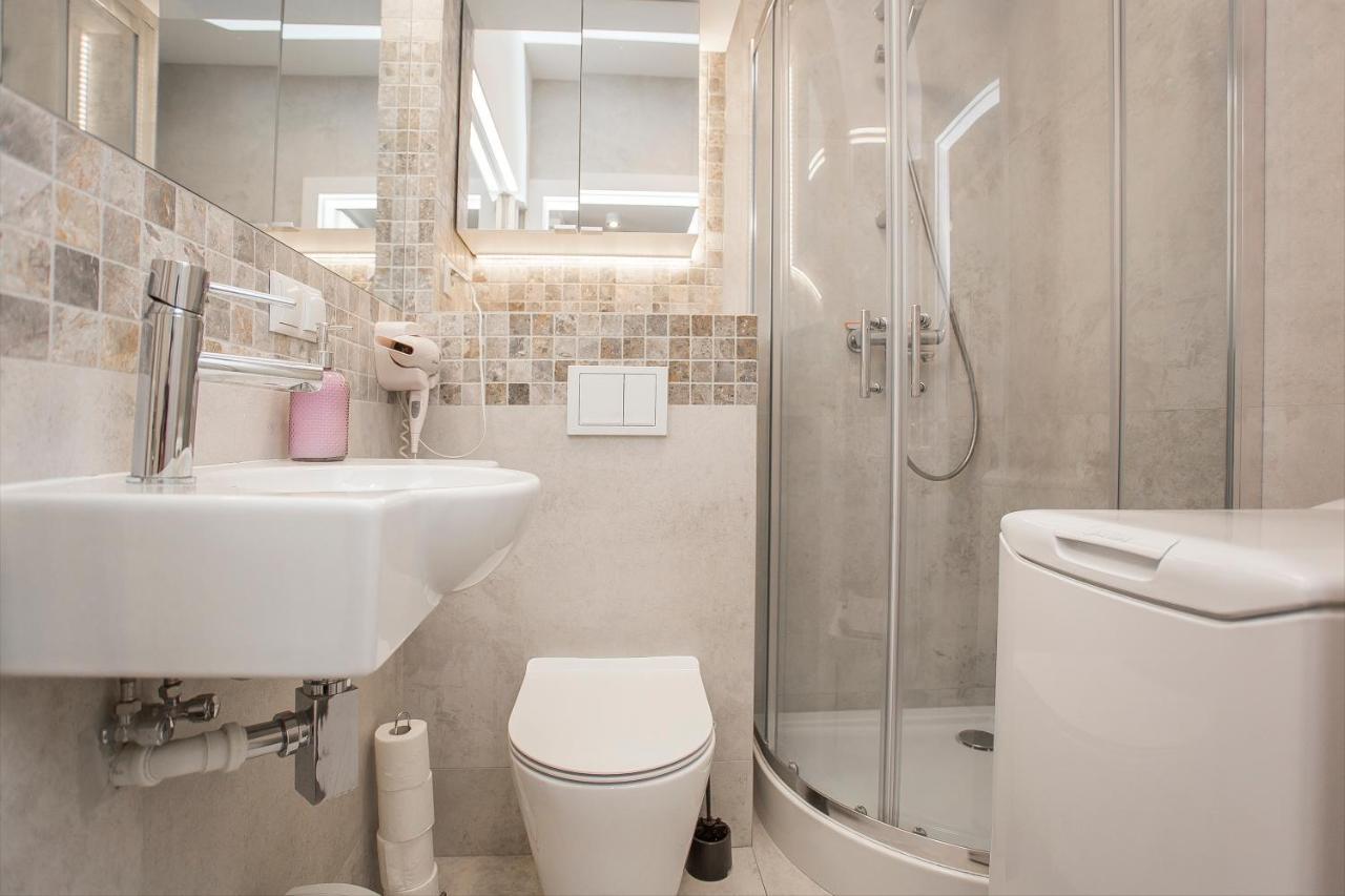 Urban Jungle Apartment In The Heart Of The City Бялисток Екстериор снимка